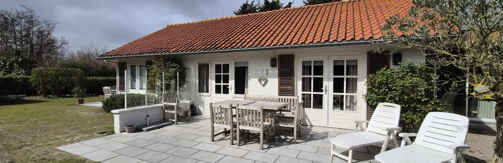 Zwaluwnest ein freistehendes Ferienhaus für 8 Personen in Cadzand-Bad direct am Meer