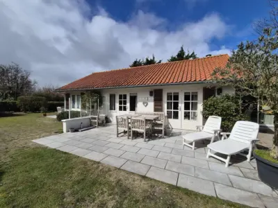 Zwaluwnest ein freistehendes Ferienhaus für 8 Personen in Cadzand-Bad direct am Meer