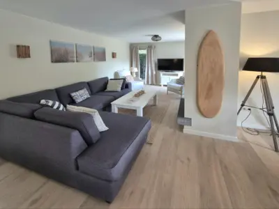 Zwaluwnest ein freistehendes Ferienhaus für 8 Personen in Cadzand-Bad direct am Meer